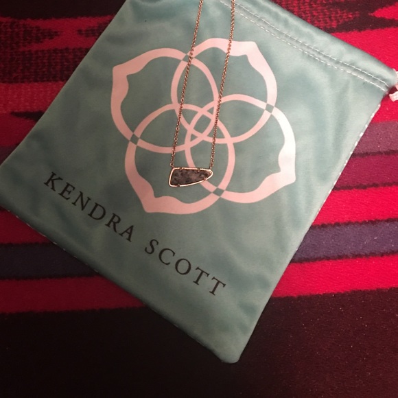 Kendra Scott Etta pendant necklace in grafite