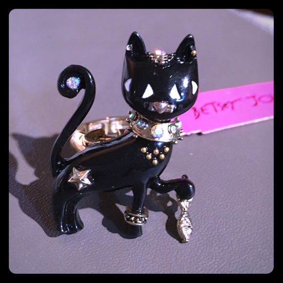 Today only💓Betsey Johnson Morocco cat ring