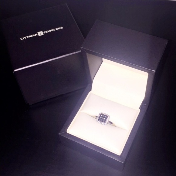 Diamond ring with black and white diamonds - Picture 2 of 4