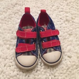 Little boys Converse