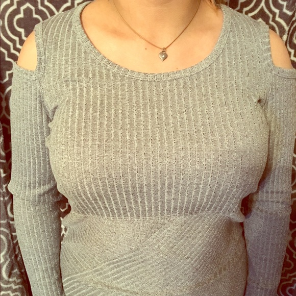 Show some shoulder! AVON -mark.