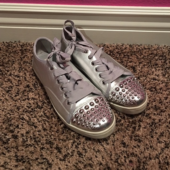 Vera Wang tennis shoes