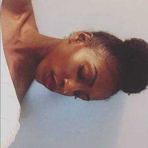 Meet your Posher, Janeil