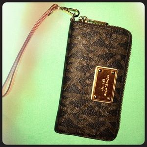 Michael Kors wallet/wristlet