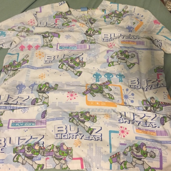 Scrub top