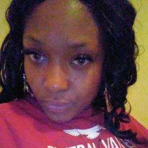 Meet your Posher, Deondra