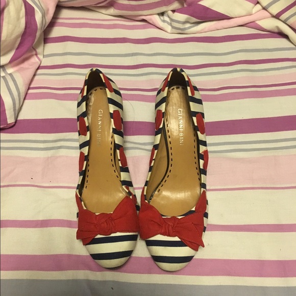 Cute patriotic kitten pumps - Picture 1 of 3