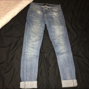 LEVI JEANS