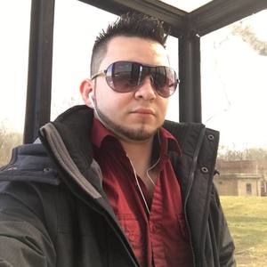 Meet your Posher, Cesar