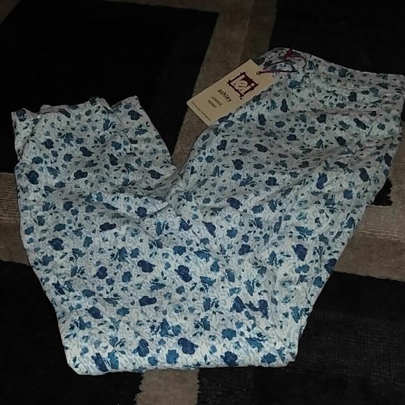 L.e.i Floral Lowrise Skinny Jeans