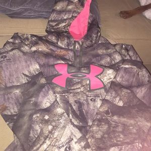 Camo Under Armour hoodie