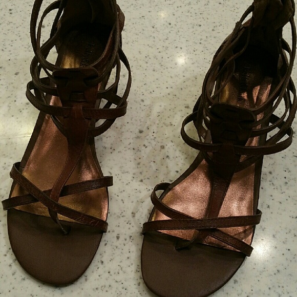 KELLY & KATIE TASHA WEDGE SANDAL 🐝