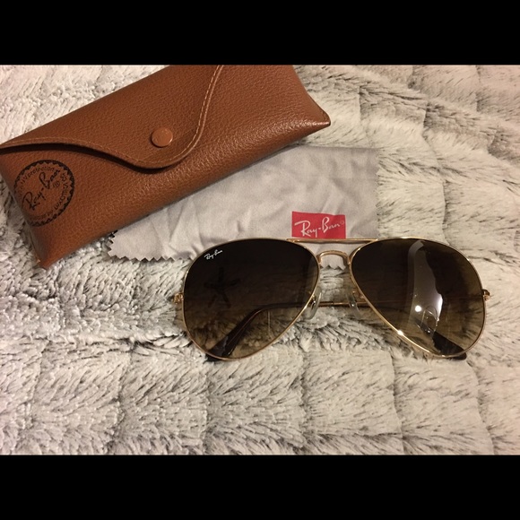 Ray-Ban RB3025 - LARGE METAL AVIATOR SUNGLASSES