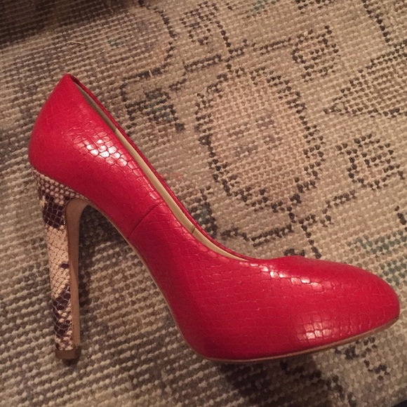 Red Python Pin Up Pumps - Picture 3 of 4