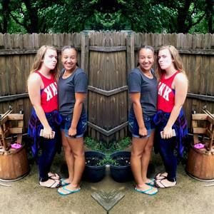 Meet your Posher, Chloe