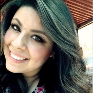 Meet your Posher, Nayeli