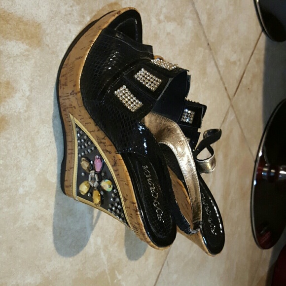 High wedges sandal