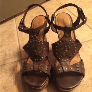 ON HOLD brown wedges