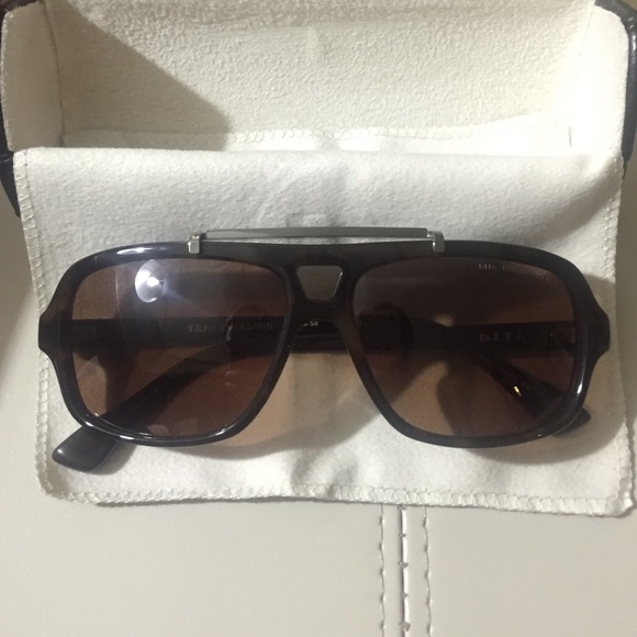 sunglasses transmission