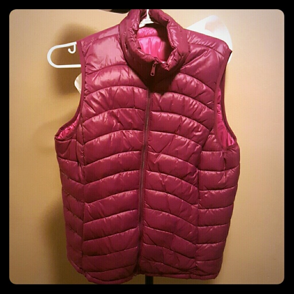 OLD NAVY BUBBLE VEST