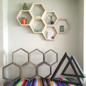 Honeycomb shelf