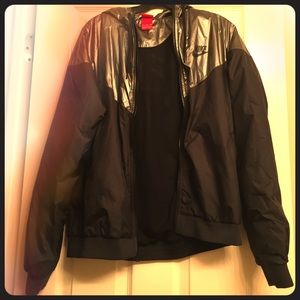 TRADED Black silver Nike windbreaker