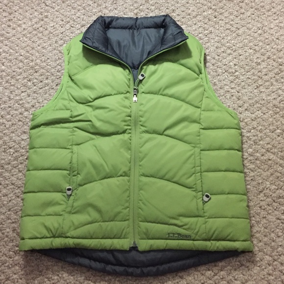 Reversible puffer vest