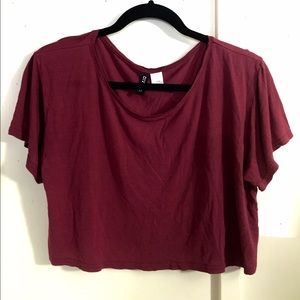 maroon cropped t-shirt
