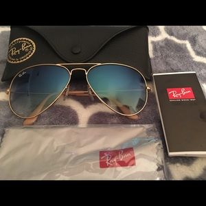 Bundle of 2 raybans