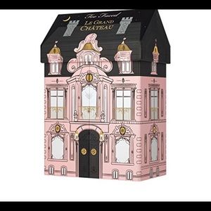 Too faced Le Grand Chateau shadows