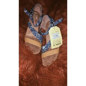 Toms; Clarissa wedges