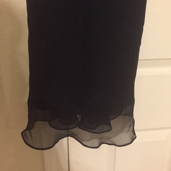 Lovely classic black dress - Picture 3 of 3