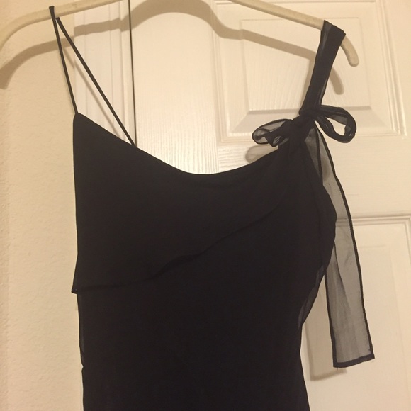 Lovely classic black dress - Picture 2 of 3