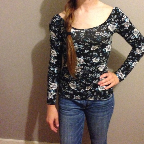 Black floral fitted long sleeve