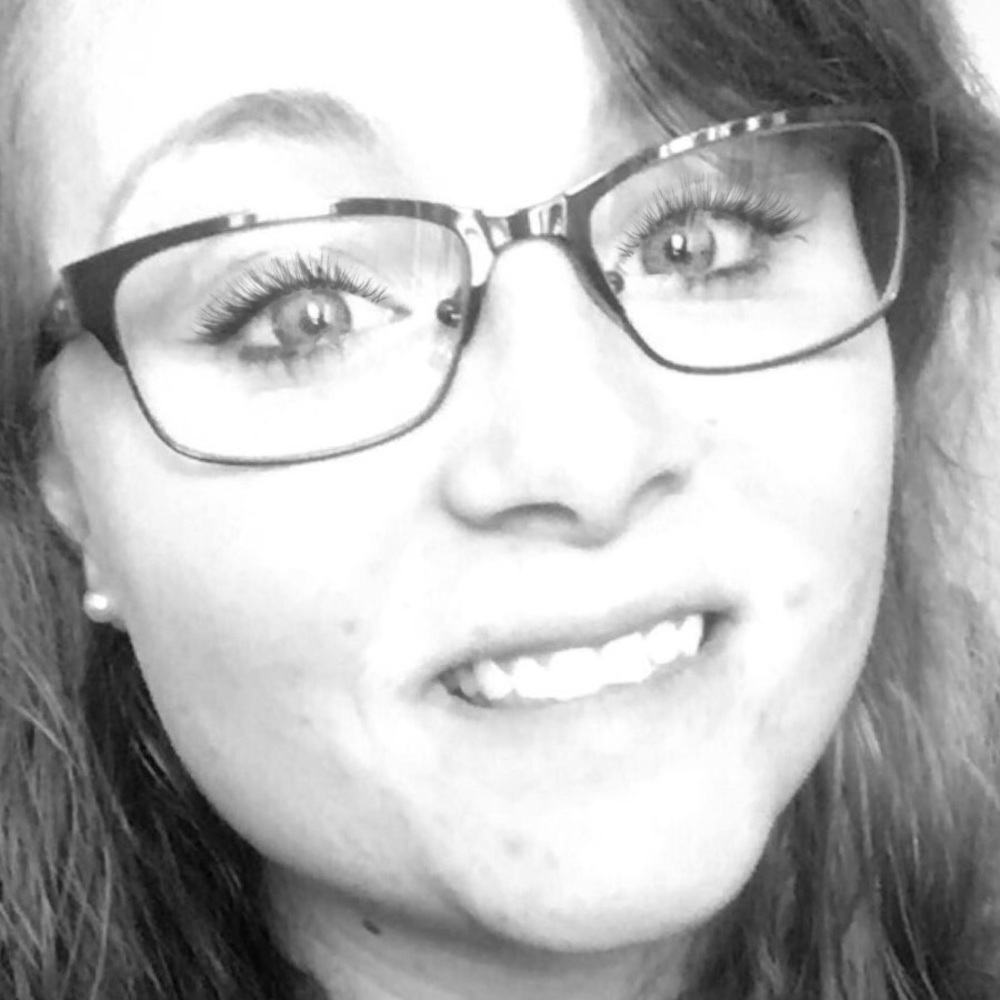 Meet your Posher, Joelle