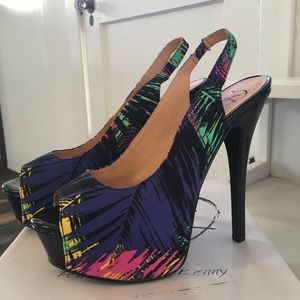 NEW IN BOX Sexy tropical print peep toe stilettos