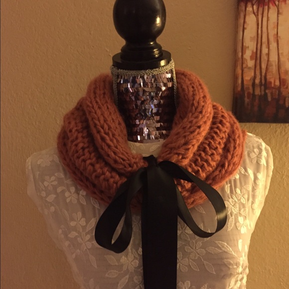 Knitted cowl