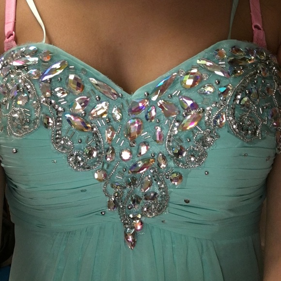 Formal Dress - Picture 2 of 3