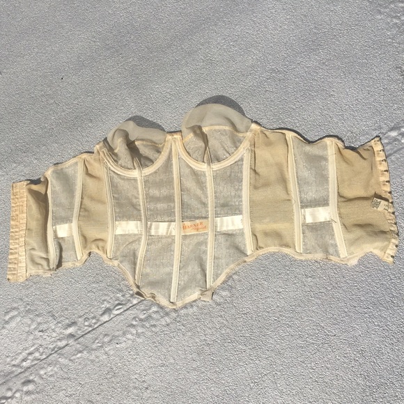 Wagner Other - Vintage underwire beige corset size 34