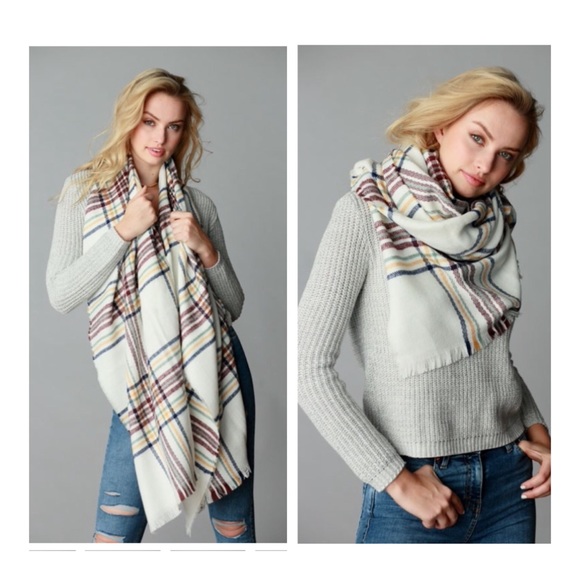 🍁Multi Colored Plaid Scarf - Picture 2 of 3
