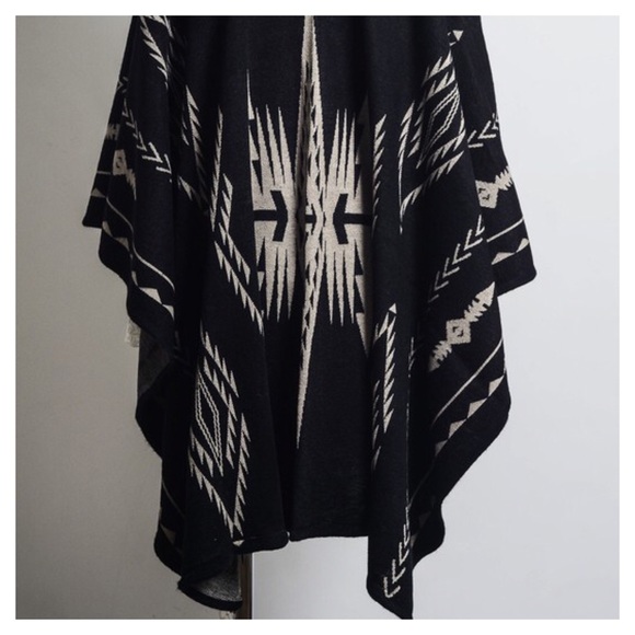 New Arrival- Boho Chic Knit Poncho - Picture 3 of 4