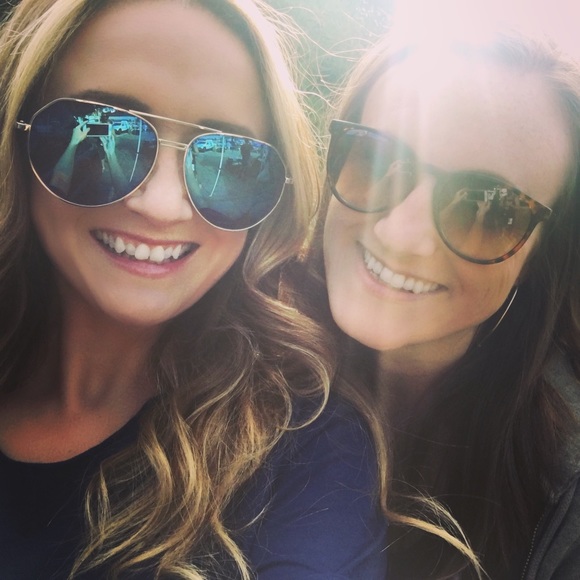 Meet your Posher, Christina - Picture 2 of 4