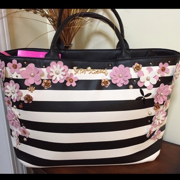 Betsey Johnson Handbags - 🌺🎀NWT Betsey Johnson Limited Edition Floral Tote