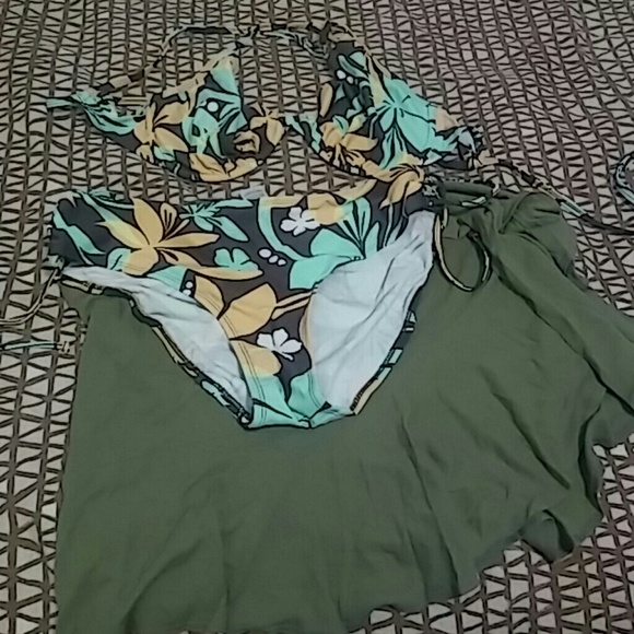 Underwire bikini with bonus cover up