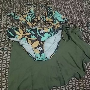 Underwire bikini with bonus cover up