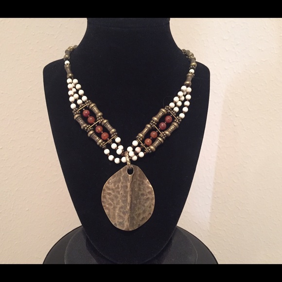 Beautiful tribal necklace in earth tones 🌺 - Picture 4 of 8