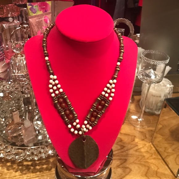 Beautiful tribal necklace in earth tones 🌺 - Picture 3 of 8