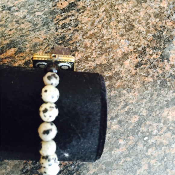 Beautiful bracelet, black & white beads NWT - Picture 4 of 4