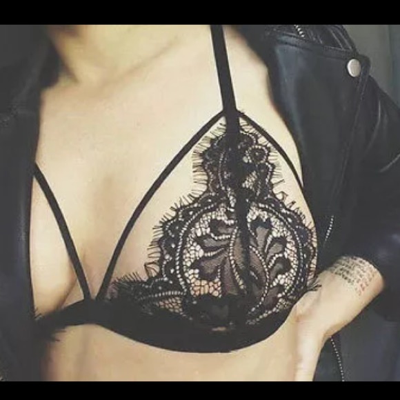 Hallow Lace BRALETTE - Picture 2 of 3