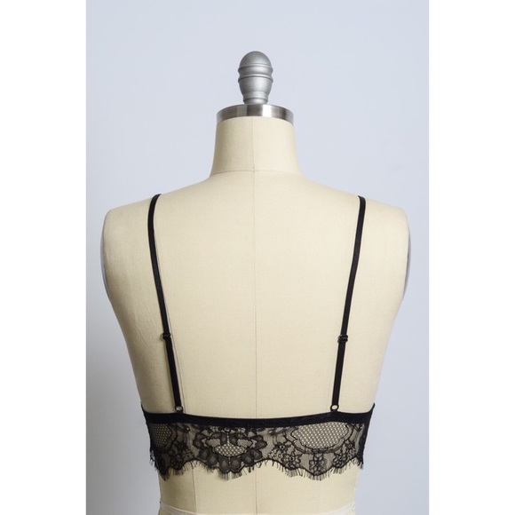 Sexy Sheer Eyelash Scallop Lace Bralette - Picture 3 of 4